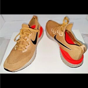 Nike Flynit 2 Running Shoes gold